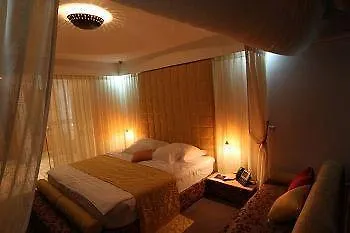 Merona 3*