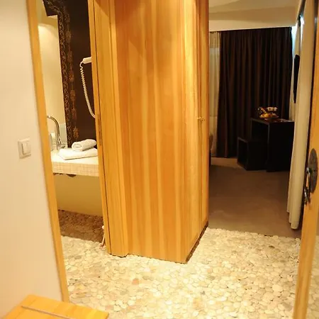Merona 3*